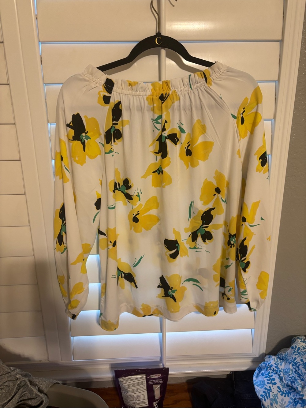 Ann Taylor White Floral Off-Shoulder Blouse with Yellow Flowers - Picture 3 of 5